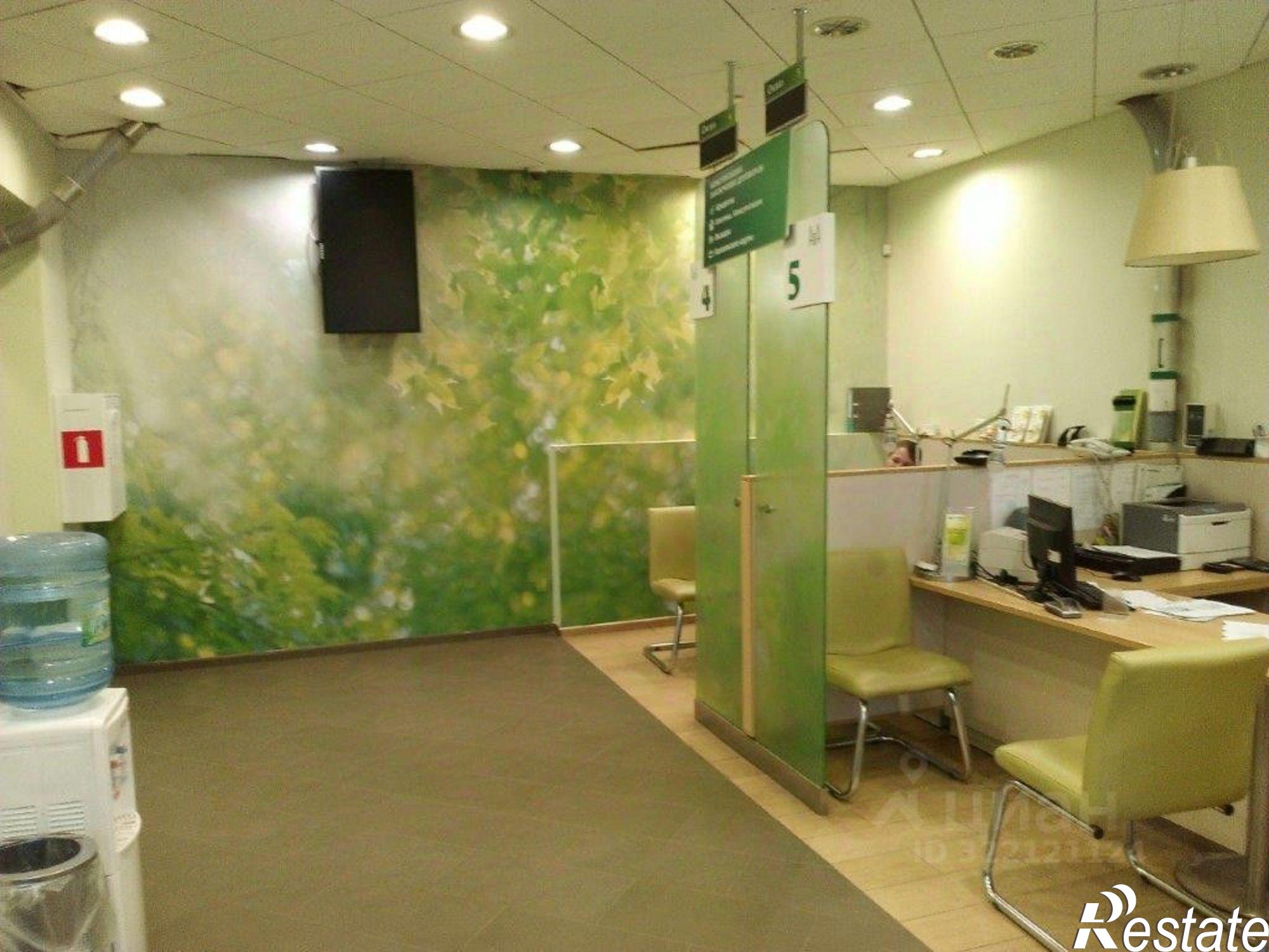 Сдать торговое помещение за 88 585 рублей на Октябрьский проспект, 10 к1